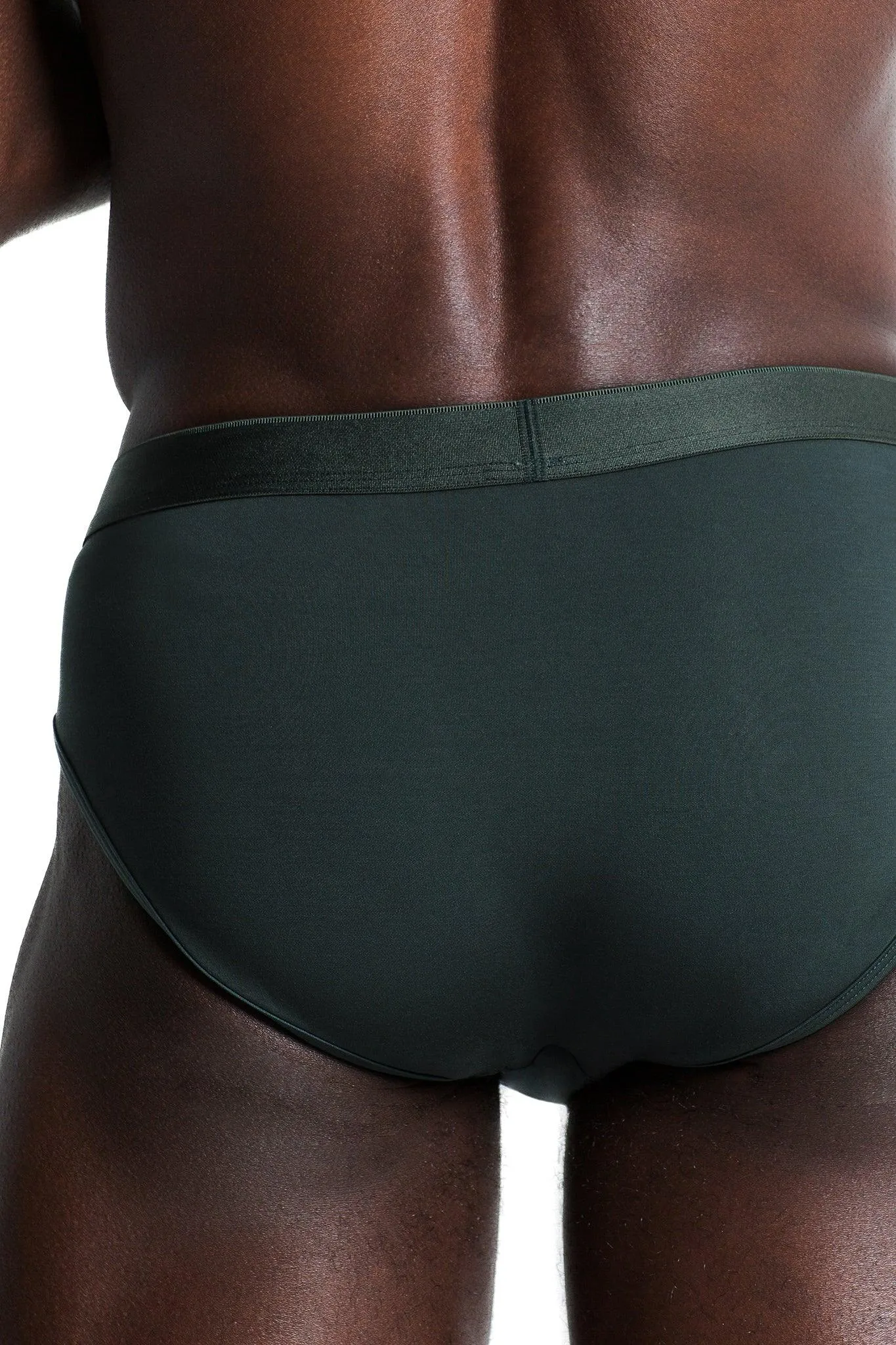 ELITE BRIEF