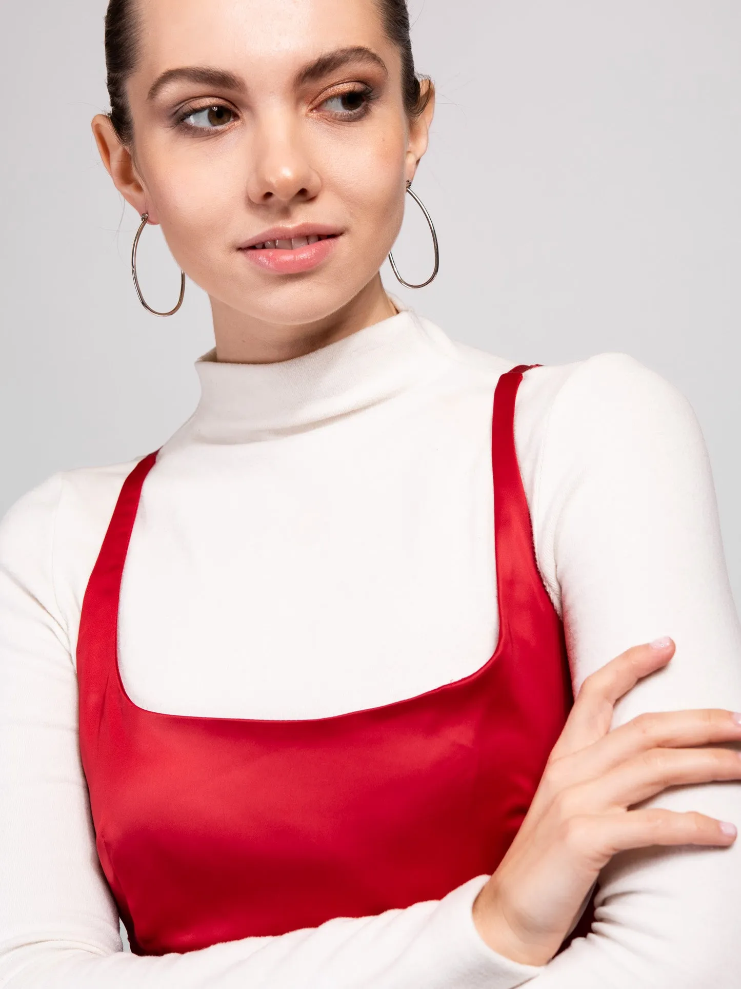 Gloria Metal Oval Hoop Earrings