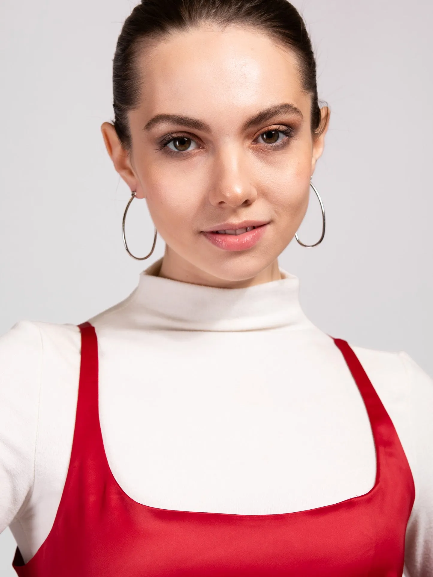 Gloria Metal Oval Hoop Earrings